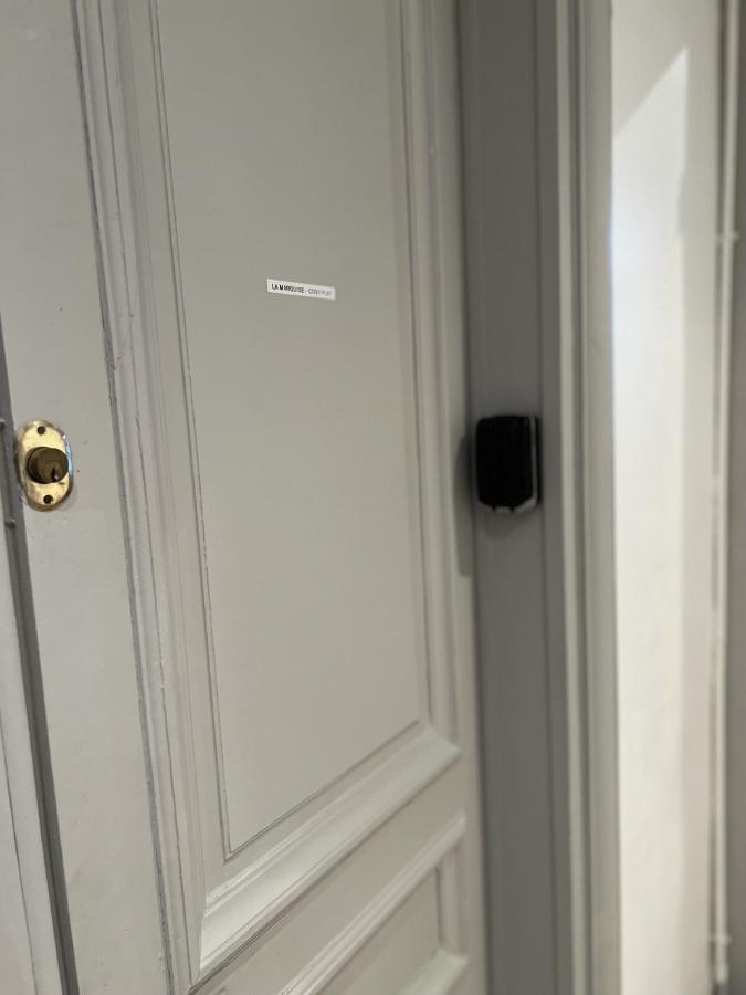 La Marquise - Cosy Flat - Jacuzzi - Senlis Apartment Санлис Екстериор снимка