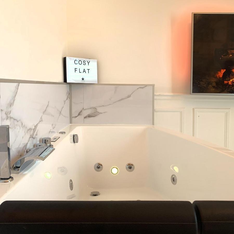 La Marquise - Cosy Flat - Jacuzzi - Senlis Apartment Санлис Екстериор снимка