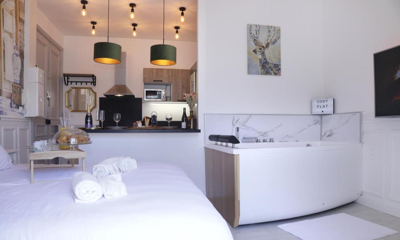 La Marquise - Cosy Flat - Jacuzzi - Senlis Apartment Санлис Екстериор снимка
